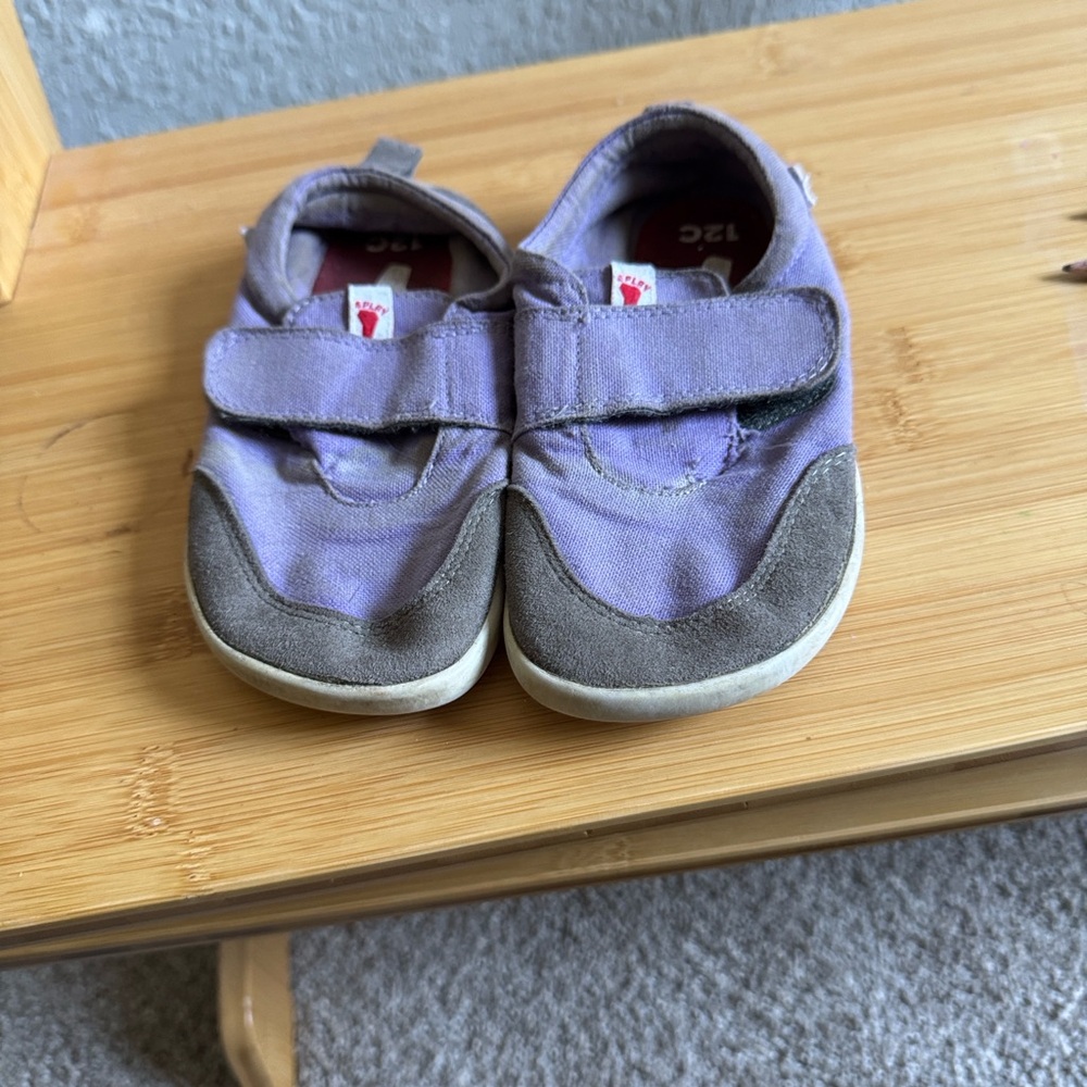 Barefoot splay kids sneaker/ Purple and gray